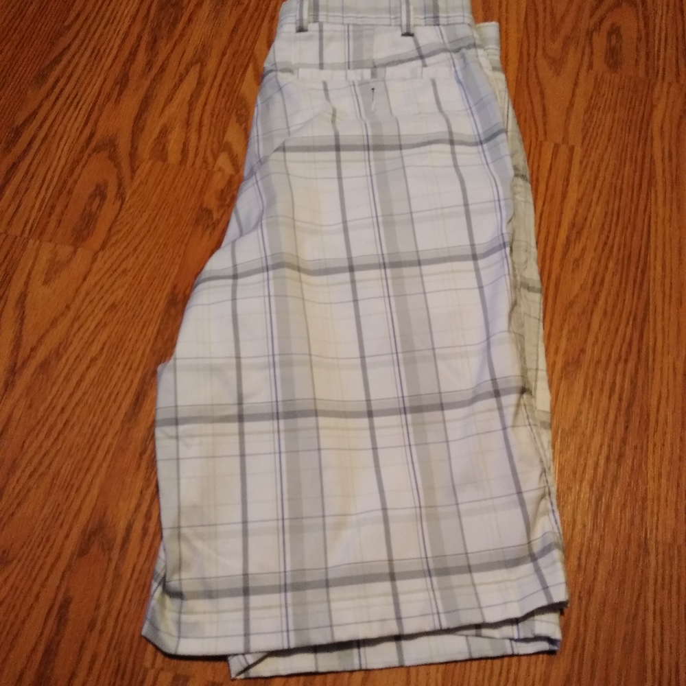 Tommy Armour golf shorts